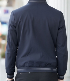 市场上装-夹克-时尚夹克