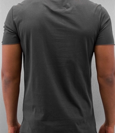 市场上装-T恤-时尚男装t恤