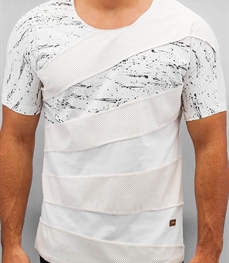 市场上装-T恤-时尚男装t恤