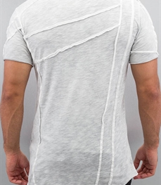 市场上装-T恤-时尚男装t恤