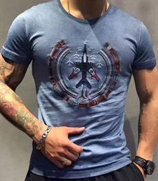 市场上装-T恤-时尚男装t恤