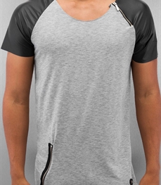 市场上装-T恤-时尚男装t恤