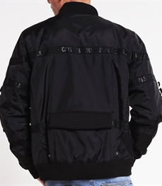 市场上装-夹克-时尚男装夹克