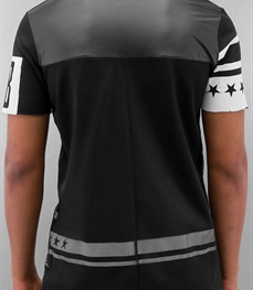 市场上装-T恤-时尚男装t恤