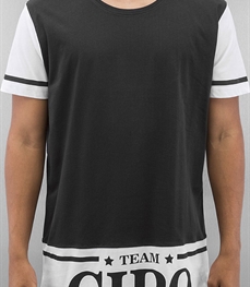 市场上装-T恤-时尚男装t恤