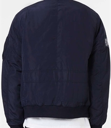 市场上装-夹克-时尚男装夹克