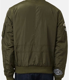 市场上装-夹克-时尚男装夹克