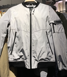 市场上装-夹克-（实拍）时尚男装夹克