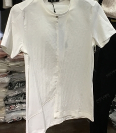 市场上装-T恤-（实拍）时尚男装t恤