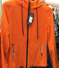 市场上装-夹克-（实拍）时尚男装夹克