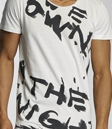 市场上装-T恤-时尚男装t恤