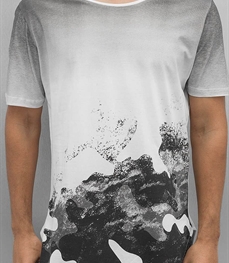 市场上装-T恤-时尚男装t恤