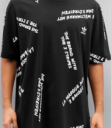 市场上装-T恤-时尚男装t恤