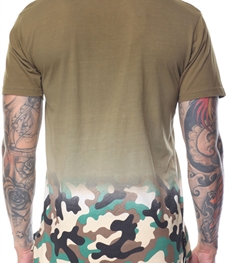 市场上装-T恤-时尚男装t恤