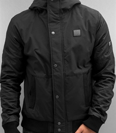 市场上装-夹克-时尚男装夹克