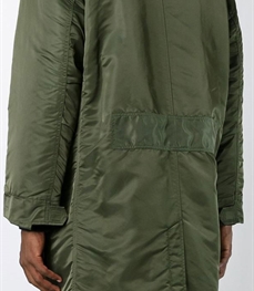 市场上装-中长外套-休闲男装马甲