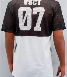 市场上装-T恤-时尚男装t恤