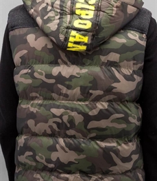 市场上装-马夹-时尚男装马甲