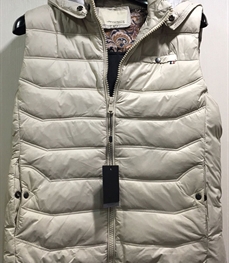 市场上装-马夹-时尚男装马甲