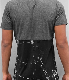 市场上装-T恤-时尚男装t恤