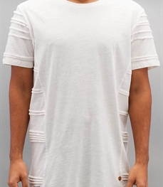 市场上装-T恤-时尚男装t恤