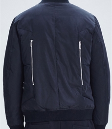 市场上装-夹克-时尚男装夹克