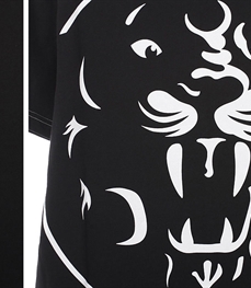 市场上装-T恤-休闲男装t恤