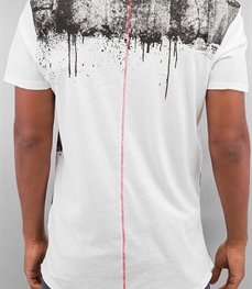 市场上装-T恤-时尚男装t恤