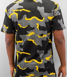 市场上装-T恤-时尚男装t恤