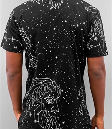 市场上装-T恤-时尚男装t恤