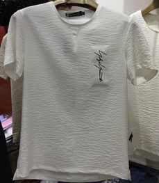 市场上装-T恤-（实拍）时尚男装t恤