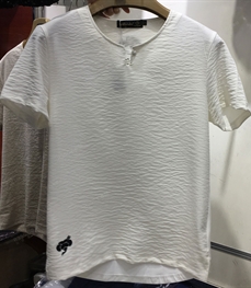 市场上装-T恤-（实拍）时尚男装t恤