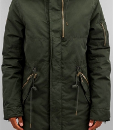 市场上装-中长外套-时尚男装中长外套