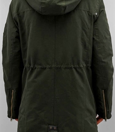 市场上装-中长外套-时尚男装中长外套