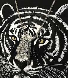 市场上装-T恤-时尚男装t恤