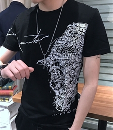 市场上装-T恤-时尚男装t恤