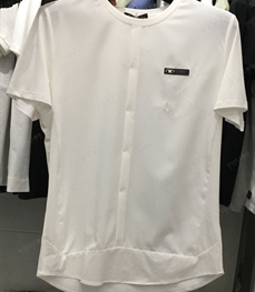 市场上装-T恤-（实拍）时尚男装t恤