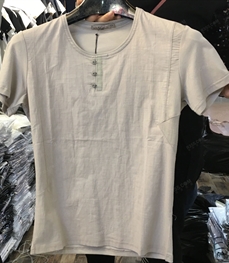 市场上装-T恤-（实拍）时尚男装t恤