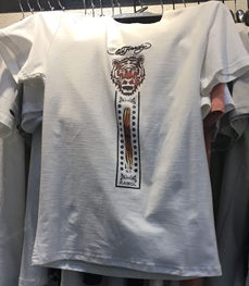 市场上装-T恤-（实拍）时尚男装t恤