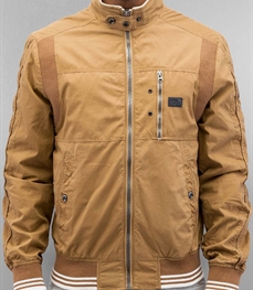 市场上装-夹克-时尚男装夹克