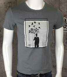 市场上装-T恤-时尚男装t恤