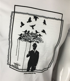 市场上装-T恤-时尚男装t恤