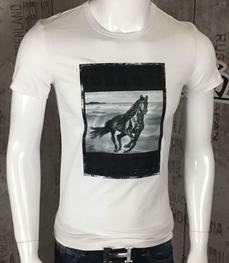 市场上装-T恤-时尚男装t恤