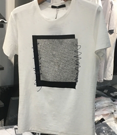 市场上装-T恤-（实拍）时尚男装t恤