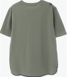 市场上装-T恤-休闲男装t恤