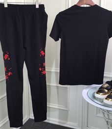 市场上装-套装-休闲男装套装