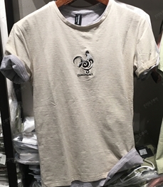 市场上装-T恤-（实拍）时尚男装t恤