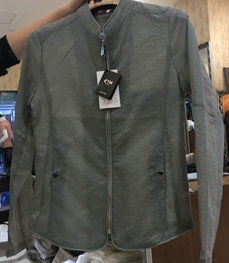 市场上装-夹克-（实拍）时尚男装夹克