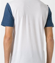 市场上装-T恤-休闲男装t恤