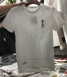 市场上装-T恤-（实拍）时尚男装t恤